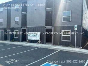 Building Photo - 2330 Cross Creek St