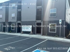 Building Photo - 2330 Cross Creek St