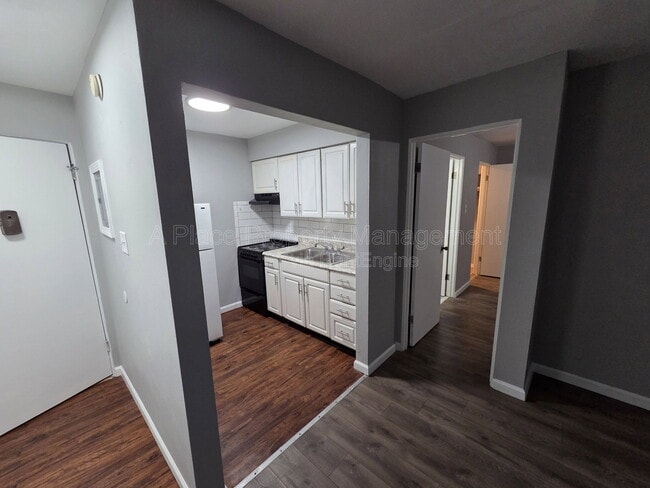 Foto del edificio - 2727 Hampton Ave