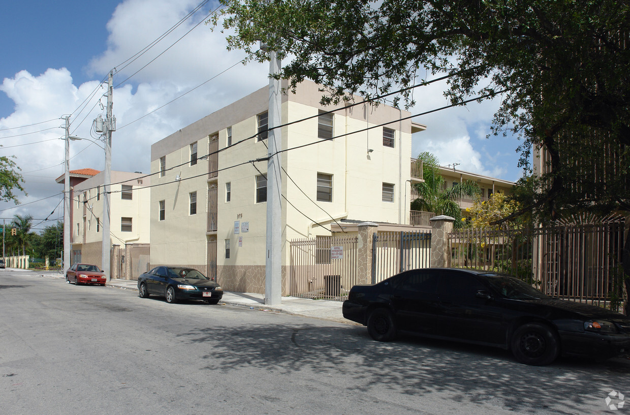 Building Photo - New Arena Square Apartments