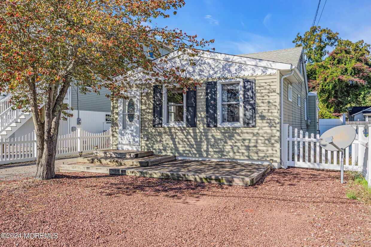 Primary Photo - 617 McKinley Ave