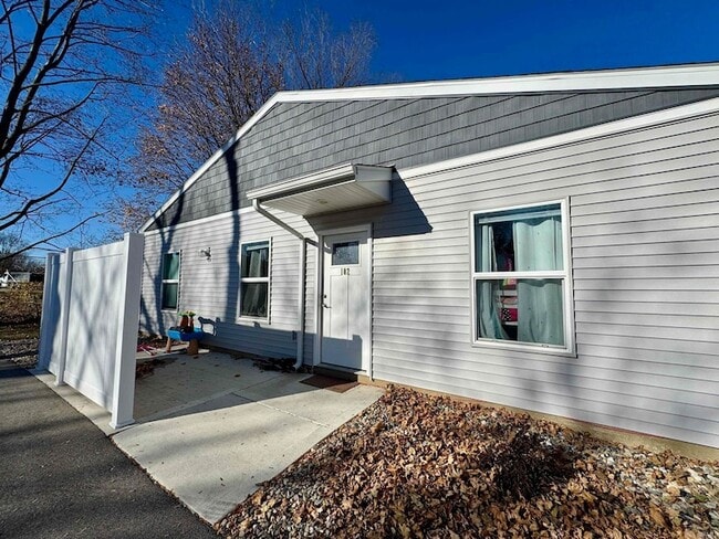 Building Photo - 3515 Lower Huntington Rd