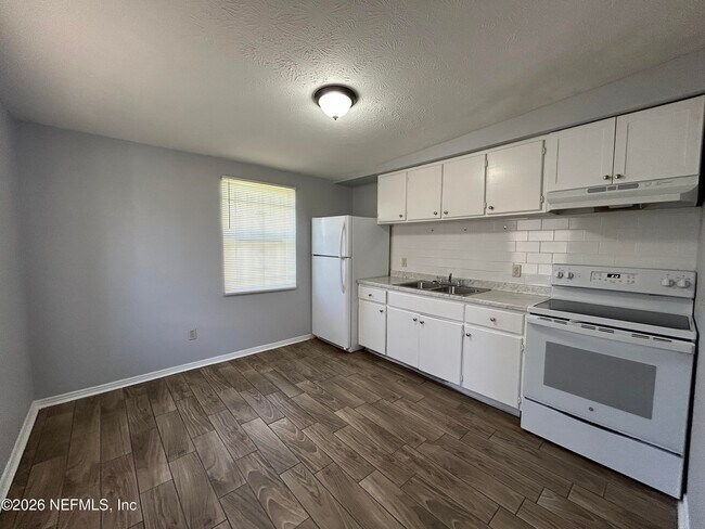 Foto del edificio - 3250 Phyllis St