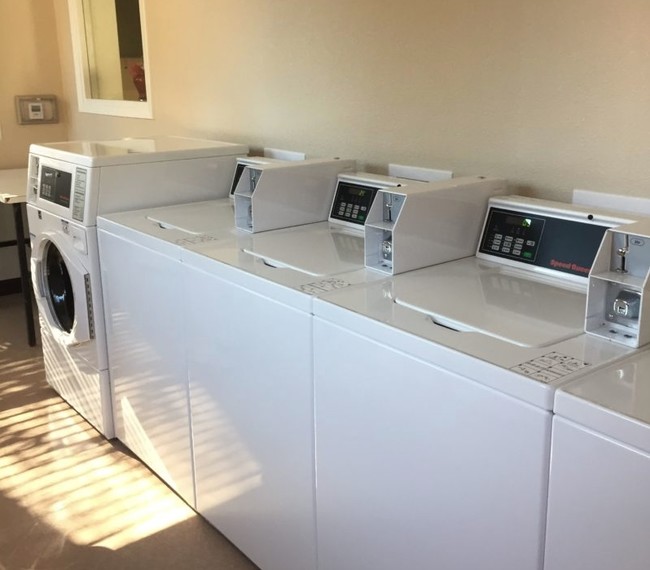 Laundry - Georgetown Square Apartments