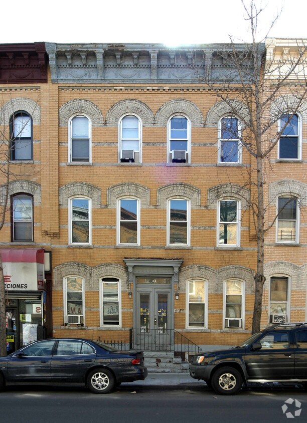 Primary Photo - 788 Seneca Ave