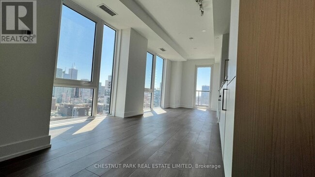 Photo du bâtiment - 308-3308 Jarvis St