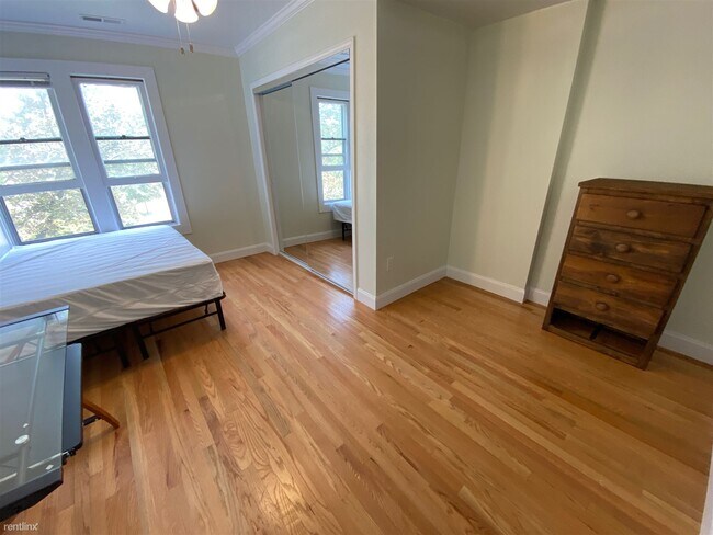 Foto del edificio - 6 br, 2 bath House - 419 N Ingalls St