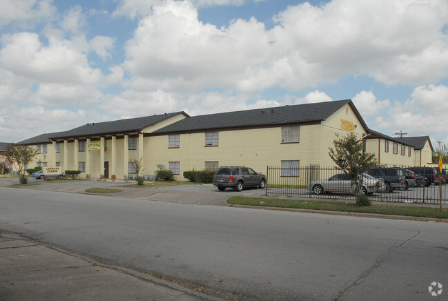Building Photo - Leonora Square Apartments