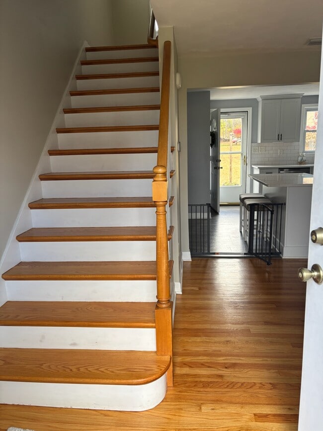 Building Photo - 366 Kensington Rd