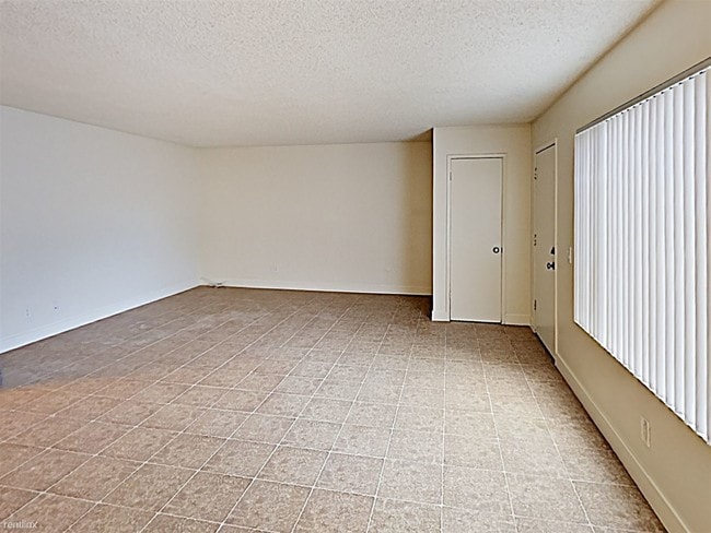 Building Photo - 2 br, 1 bath  - 173 Pala Vista Dr Apt 6 Apt 6