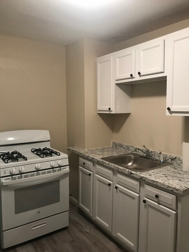 Foto del edificio - 227 N Rebecca Ave
