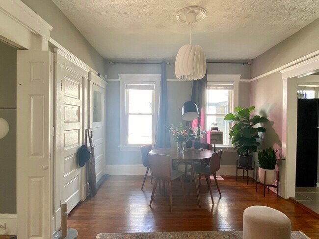 Living Area - 2205 W 32nd St
