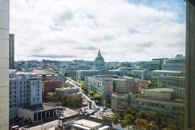 Building Photo - SOMA Grand Condo with Amenities near Downtown