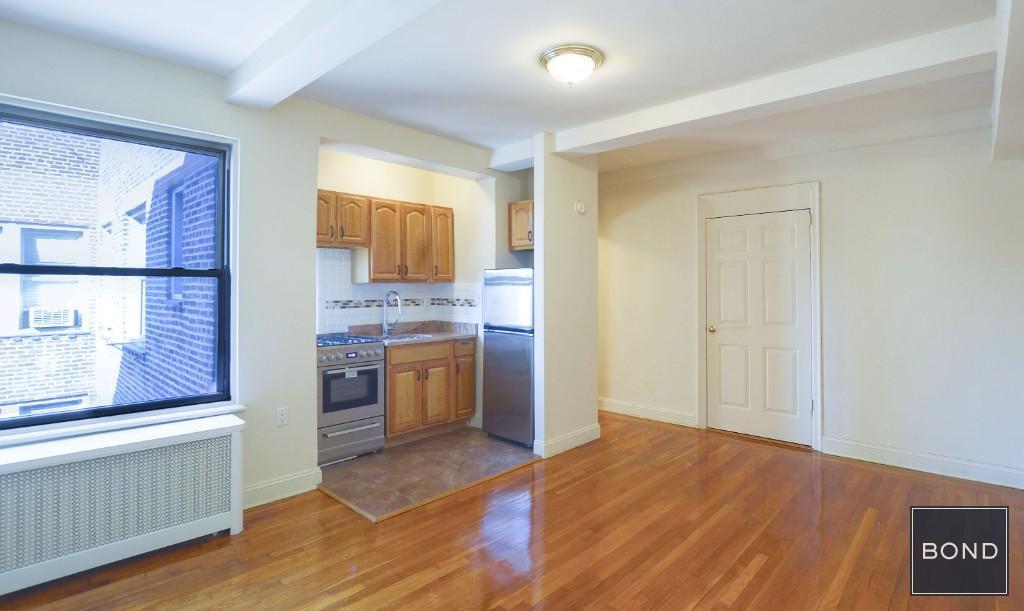 Primary Photo - 301 E 38th St
