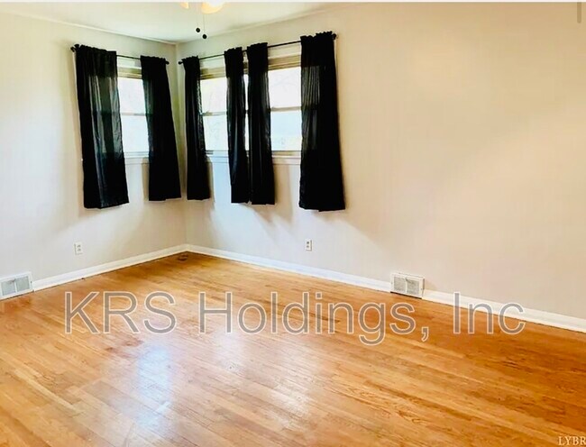 Foto del edificio - 7222 Richland Dr