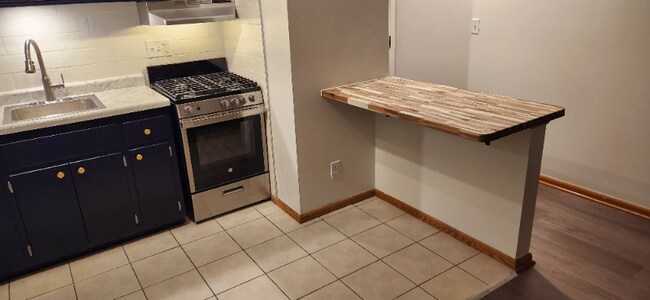 Foto del edificio - 1445 Lombard Ct