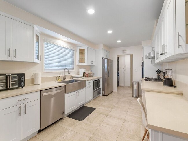 Foto del edificio - 3 Bedroom Single Family Home in Long Beach