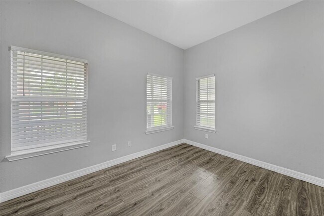 Foto del edificio - 15327 Judy