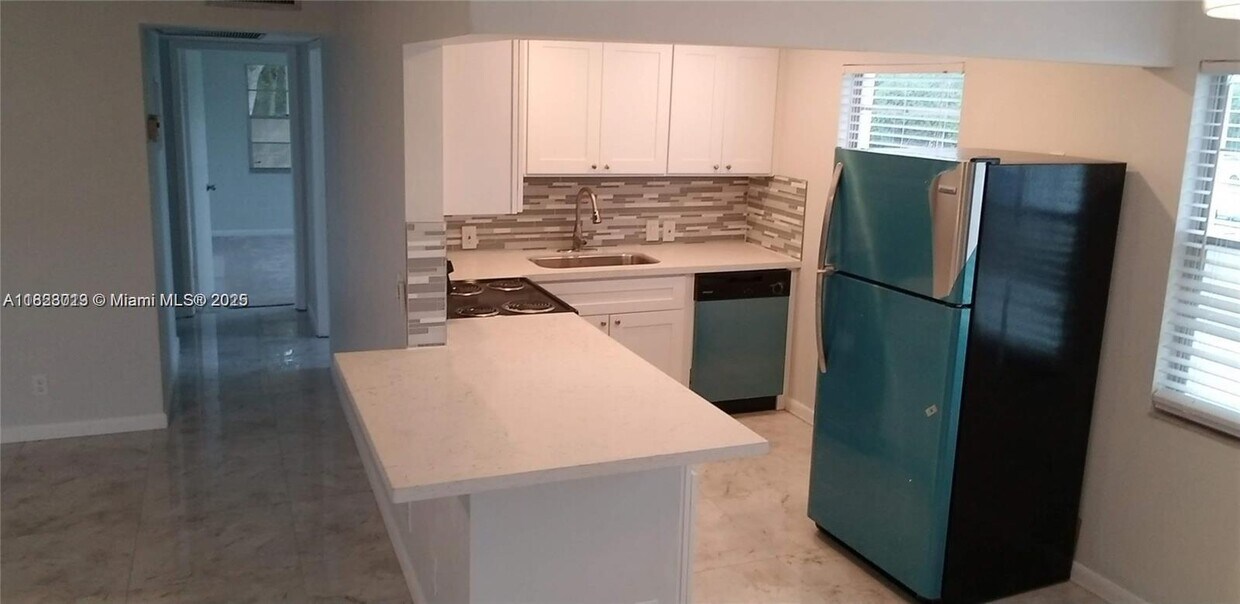 Foto principal - 564 Fanshaw N