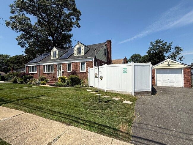 Foto del edificio - 100 Newbold Ave