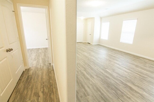 Building Photo - 920 Fletcher Hills Ct