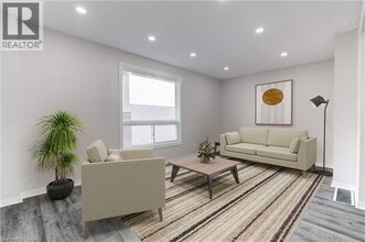 Building Photo - 24 Bond St