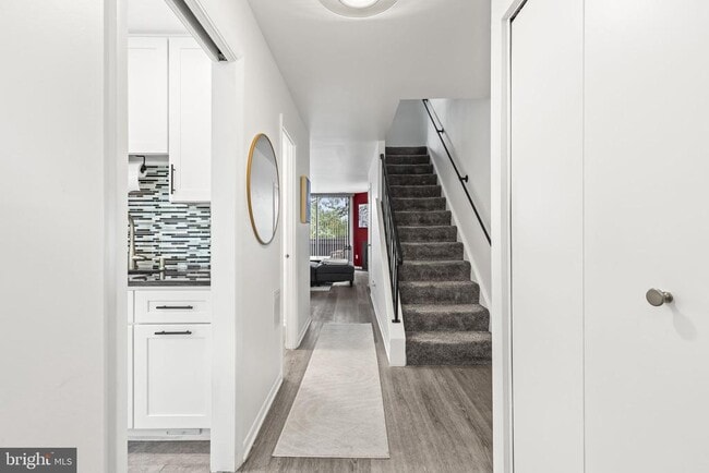 Building Photo - 2216 S Quincy St