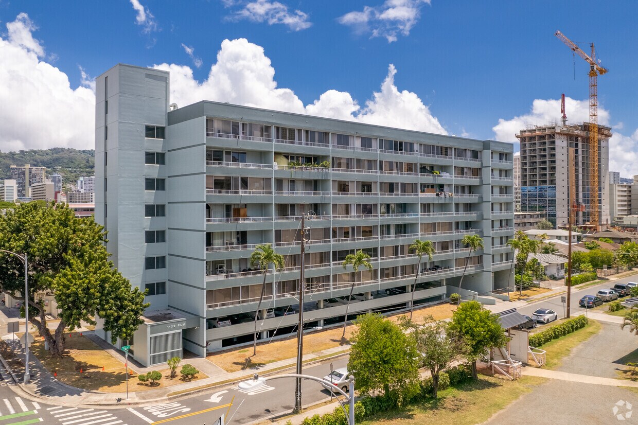 Foto principal - Elms Condominium