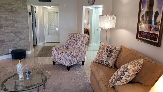 Foto del edificio - 3755 Via Poinciana