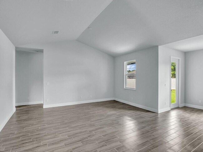 Building Photo - 1761 SW Alegre St
