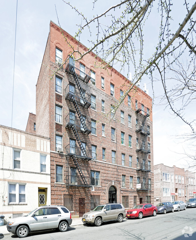 2565 Colden Ave, Bronx, NY 10469 - Apartments in Bronx, NY | Apartments.com