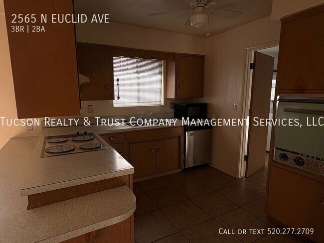 Building Photo - 2565 N Euclid Ave