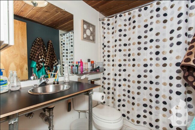 Foto del edificio - 3827 N Ravenswood Ave