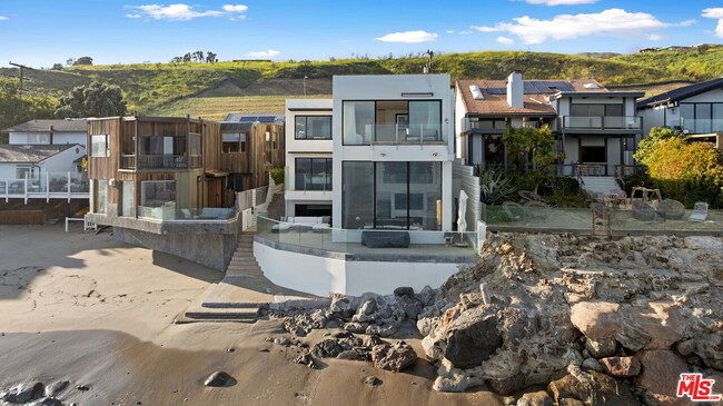 Foto del edificio - 24146 Malibu Rd