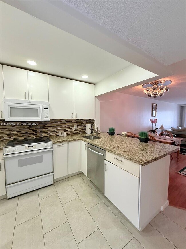 Building Photo - 2081 S Ocean Dr