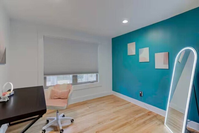 Foto del edificio - 2030 Young Ave