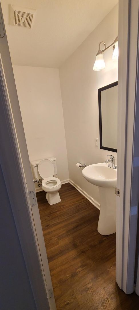 Building Photo - 709 NC-801