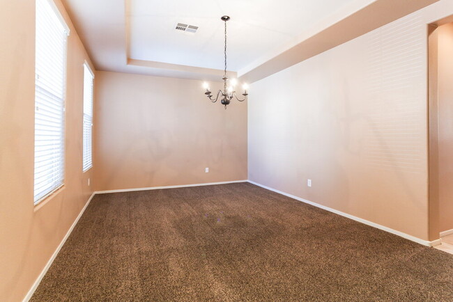 Building Photo - 2613 E Cliff Lodge Ave