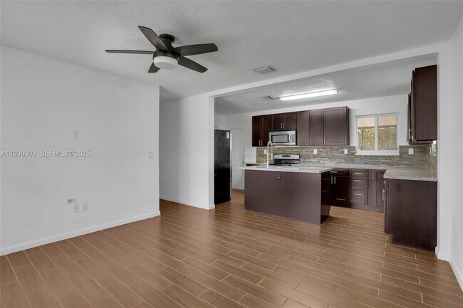 Building Photo - 510 N 69th Ave