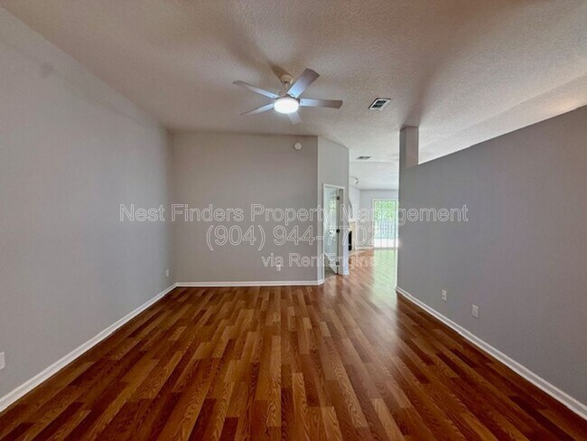 Foto del edificio - 4509 Deep River Way E