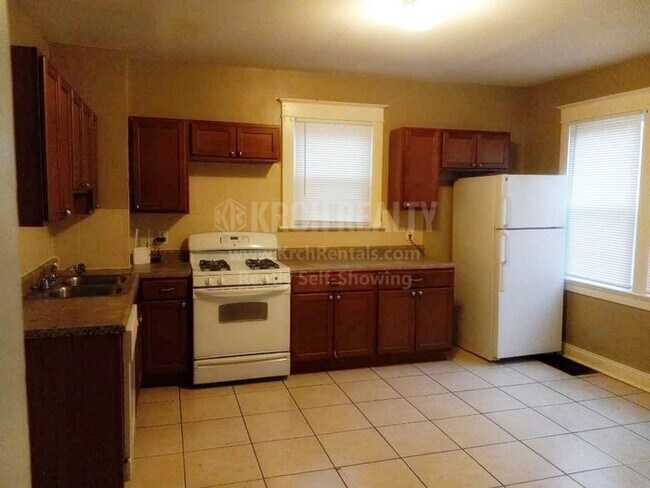 Building Photo - Cozy 2 bedroom, 1 bathroom home!