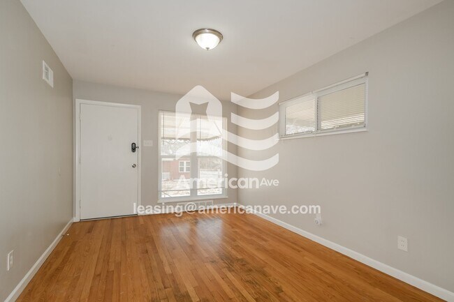 Foto del edificio - 6606 Boles Ave