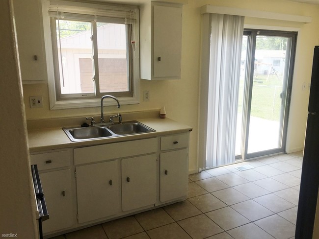 Foto del edificio - 34547 Beaconsfield St