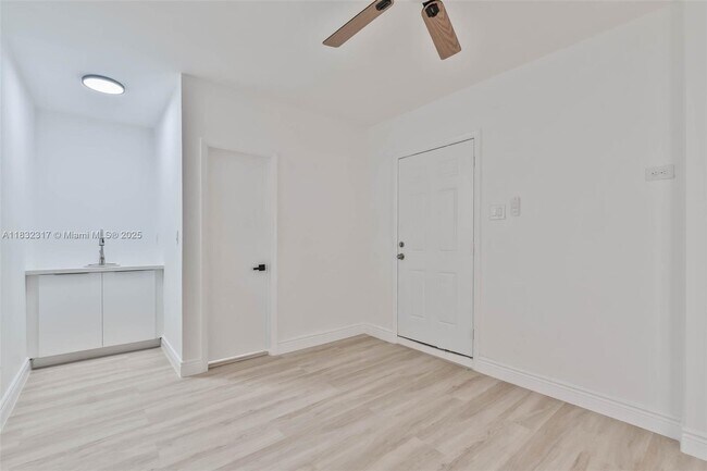 Foto del edificio - 583 NW 47th Terrace