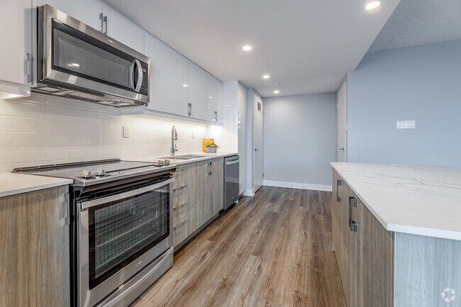 Interior Photo - 8 Silver Maple Court