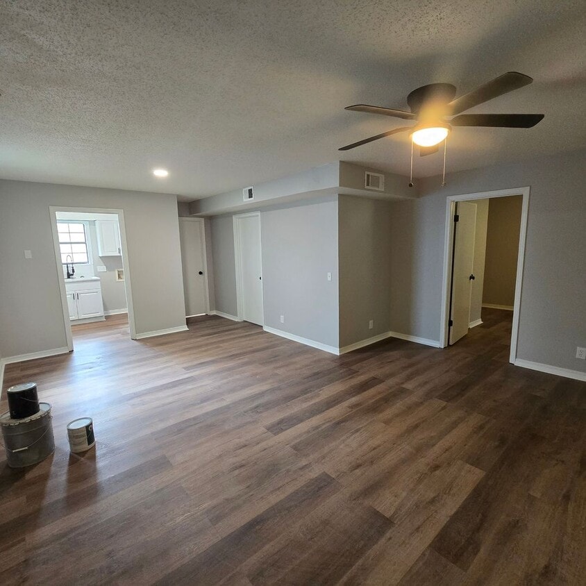 Primary Photo - Completely Remodeled • 2/1 Duplex in Heber...