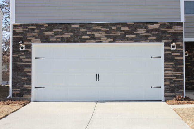 Building Photo - Room in House on Clairwood Dr