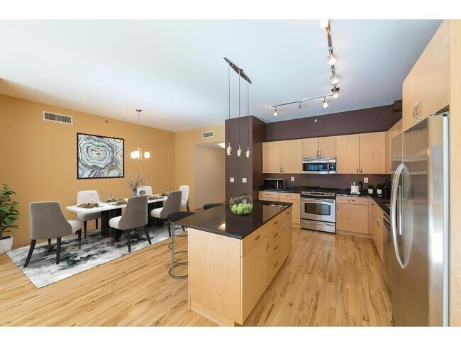 Foto del edificio - 215 10th Ave S