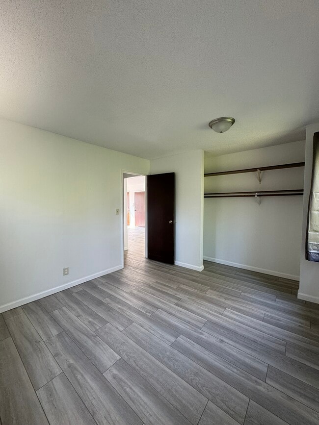 Building Photo - 2056 Mississippi St