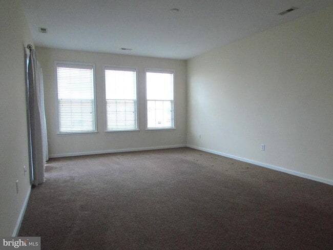 Foto del edificio - 206 W Bourne Way